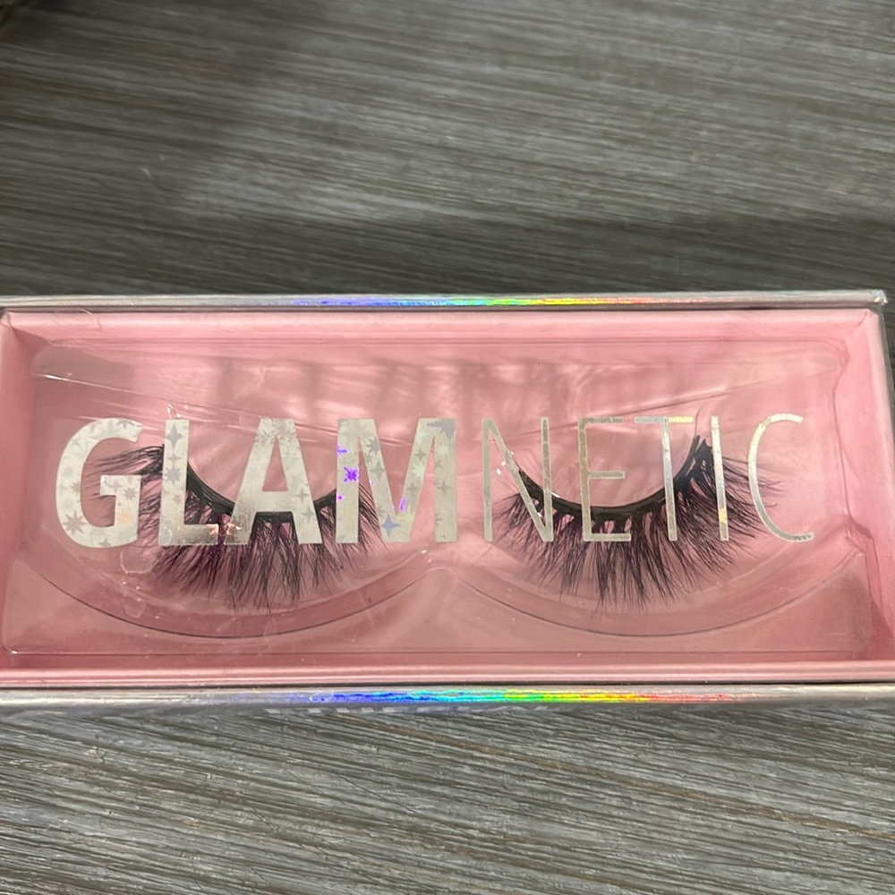 Glamnetics Ethereal lashes. NIB